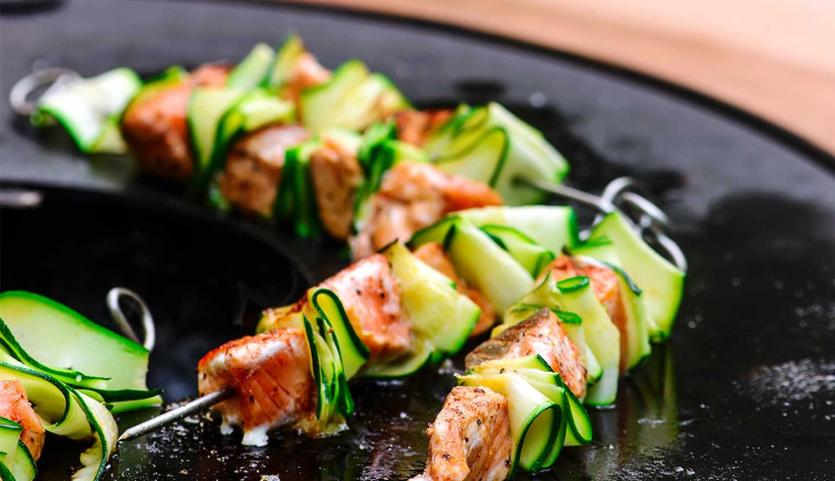 Кебаб из лосося с цуккини