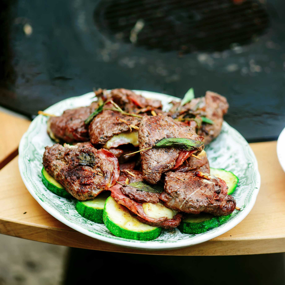Пікатта з телятини на вогнищі для смаження UNO