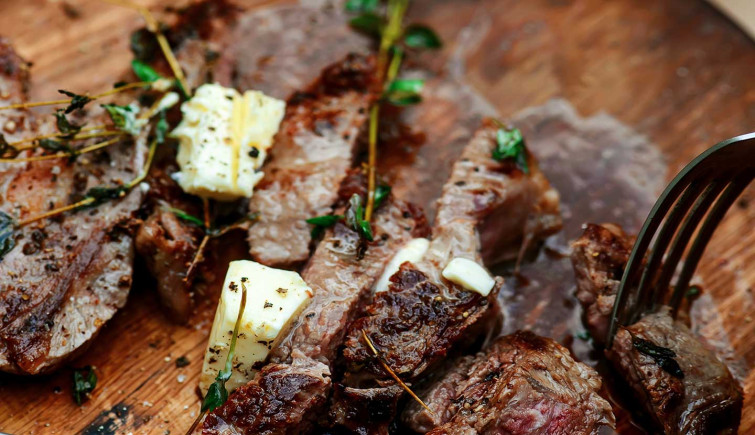 Стейк з картоплею