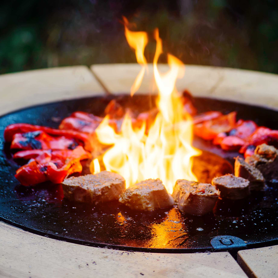 Язик з овочами на грилі